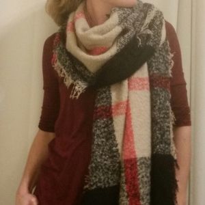 Della Tartan Plaid Scarf